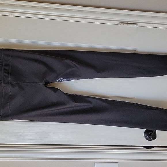 Under Armour gray with pink design size medium leggings - Picture 9 of 11